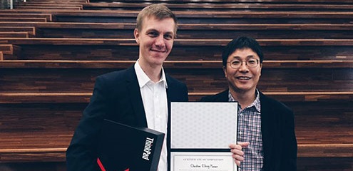 UCPH Student Christian Elkrog Hansen and CEO of the start-up company Harba with the first prize